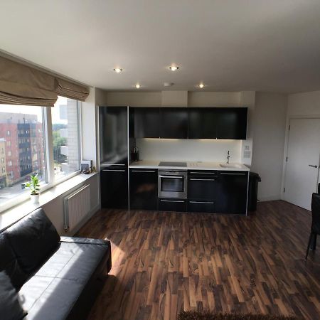 לונדון Luxury 2 Bed Penthouse Apartment Near Station מראה חיצוני תמונה