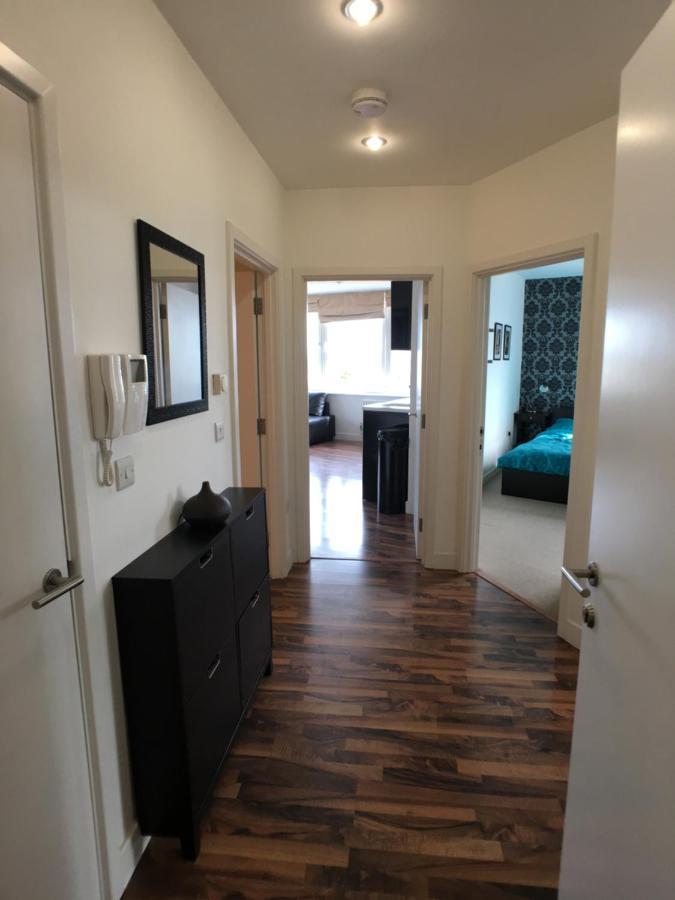 לונדון Luxury 2 Bed Penthouse Apartment Near Station מראה חיצוני תמונה