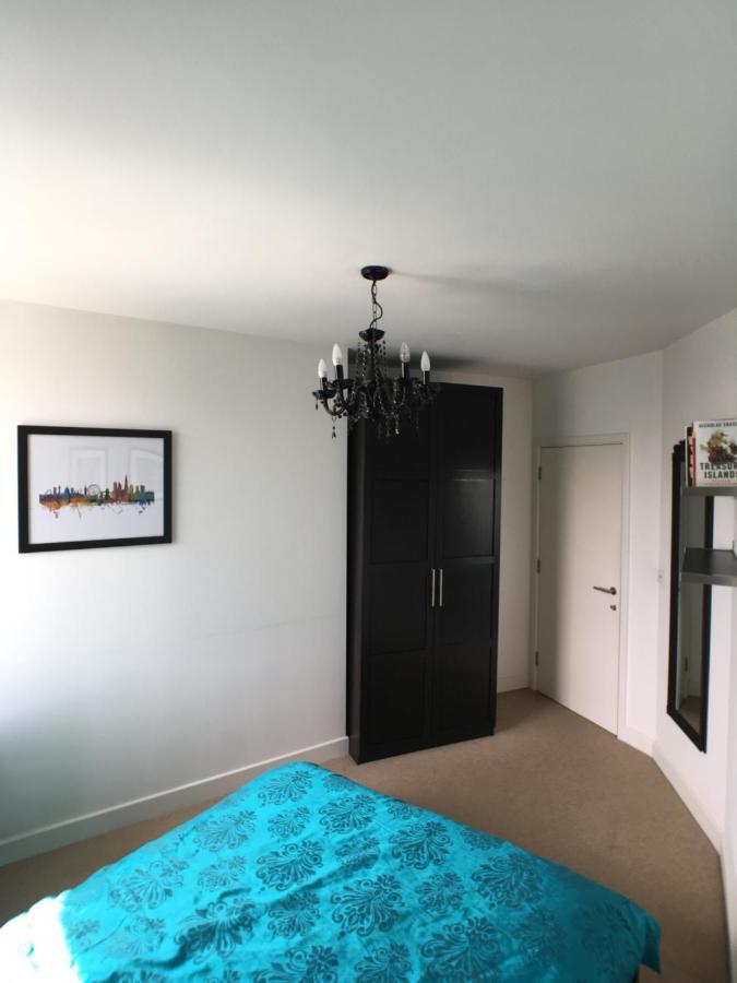 לונדון Luxury 2 Bed Penthouse Apartment Near Station מראה חיצוני תמונה