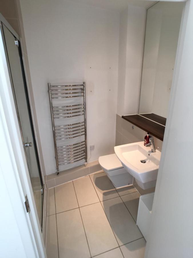 לונדון Luxury 2 Bed Penthouse Apartment Near Station מראה חיצוני תמונה